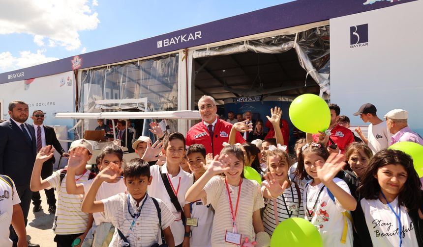 Bakan Işıkhan: “TEKNOFEST Gençlerimizin Umudu ve Üretkenliğinin Sembolü”
