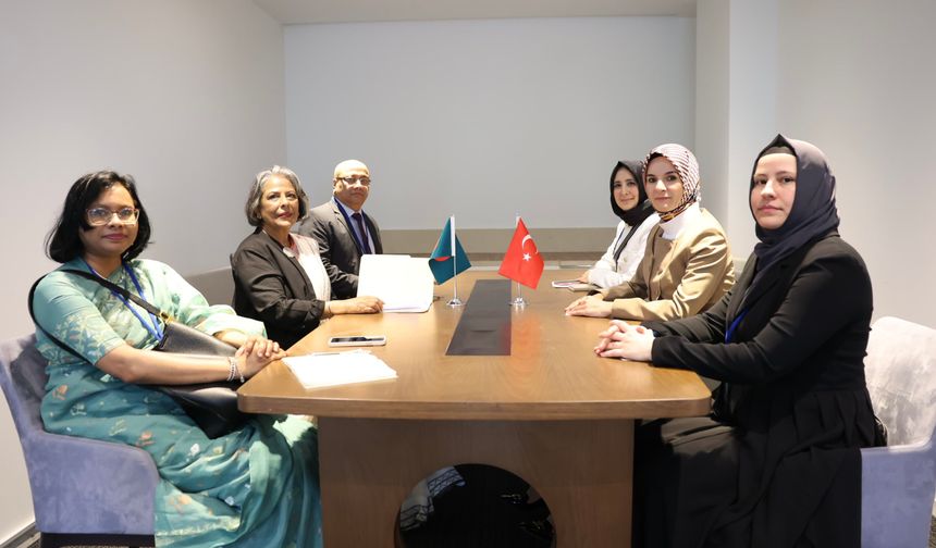 Bakan Göktaş, Bangladeşli Yetkili ile Kadın ve Çocuk Haklarını Görüştü
