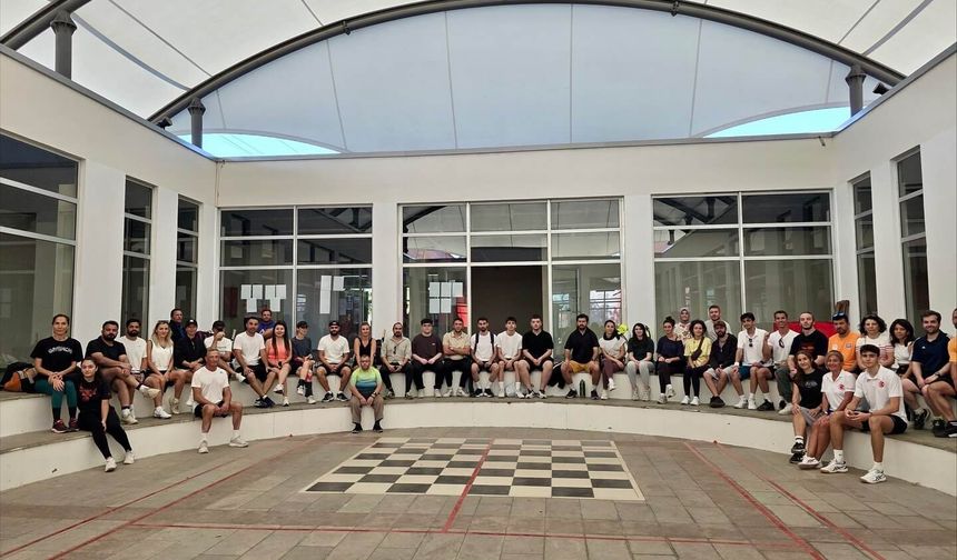 Nilüfer’in Raket Sporları Turnuvası’nda şampiyonlar ödüllendirildi