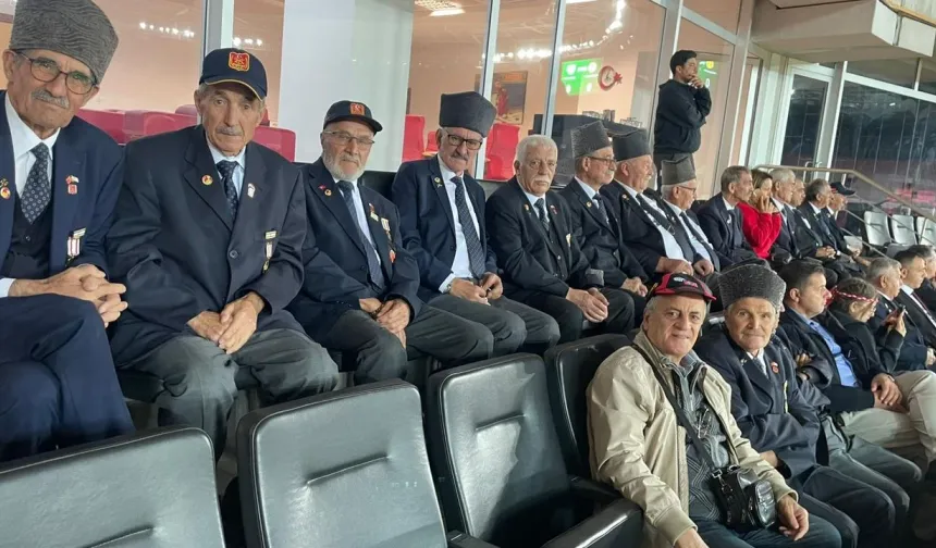 Eskişehirspor Gazileri Loca'da Ağırladı