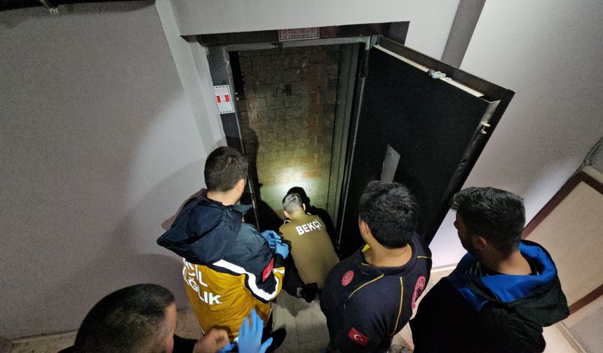 Asansör boşluğuna düşen usta hayatını kaybetti