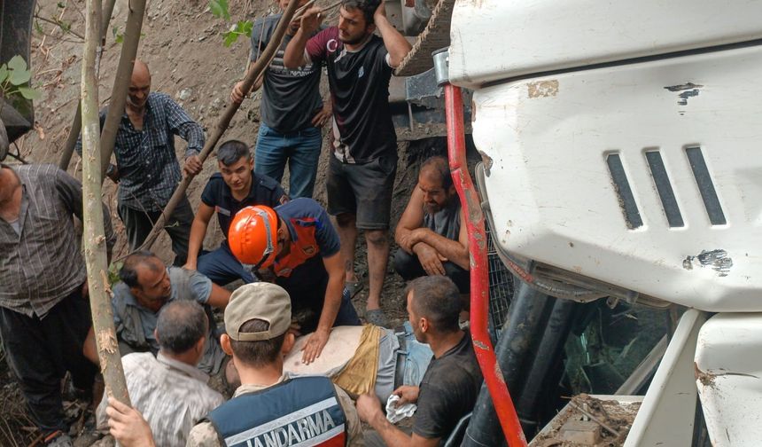 Uçuruma yuvarlanan kepçenin operatörü hayatını kaybetti
