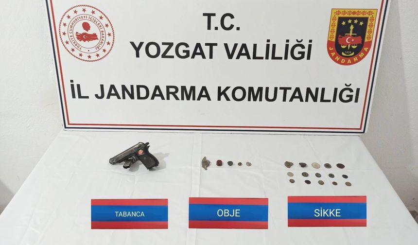 Tarihi eser kaçakçıları jandarmaya yakalandı
