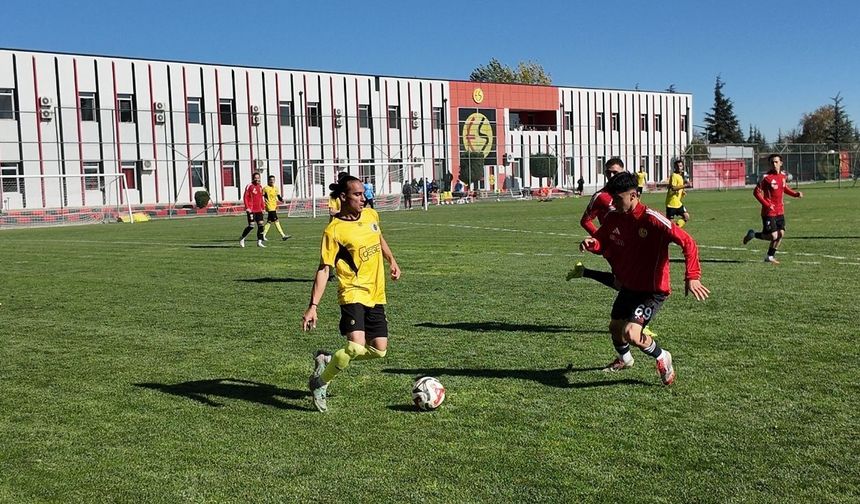 Eskişehirspor hazırlık maçında 2 Eylülspor’a farklı kaybetti