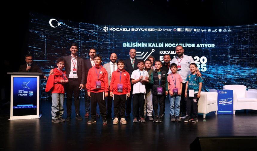 Bilişim Fuarı’nda sporun dijital dönüşümü konuşuldu