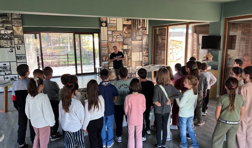 Öğrenciler, Arkeopark’ta arkeolojiyi tanıyor