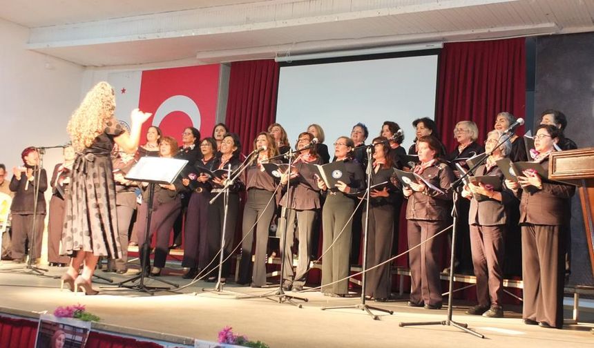 Çok sesli kadın korosundan farkındalık konseri