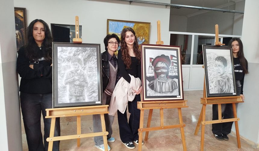 Genç ressamlar Gazzeli çocukların acısını resmetti