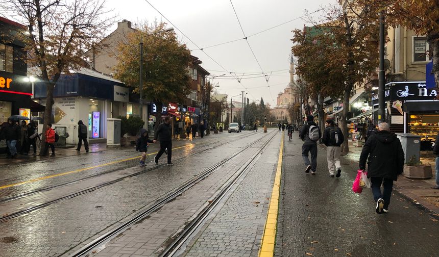 Eskişehir'de sağanak yağmur etkisini gösterdi