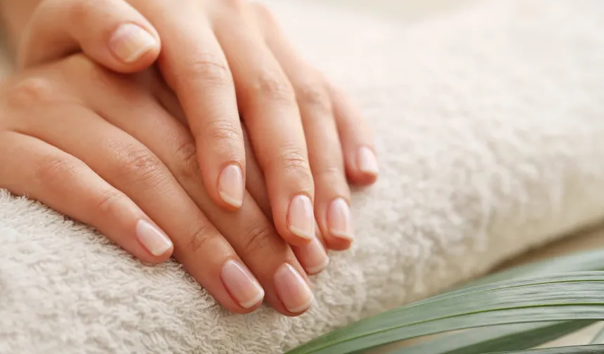 Manikür İçin Gitti, Hayatının Şokunu Yaşadı!