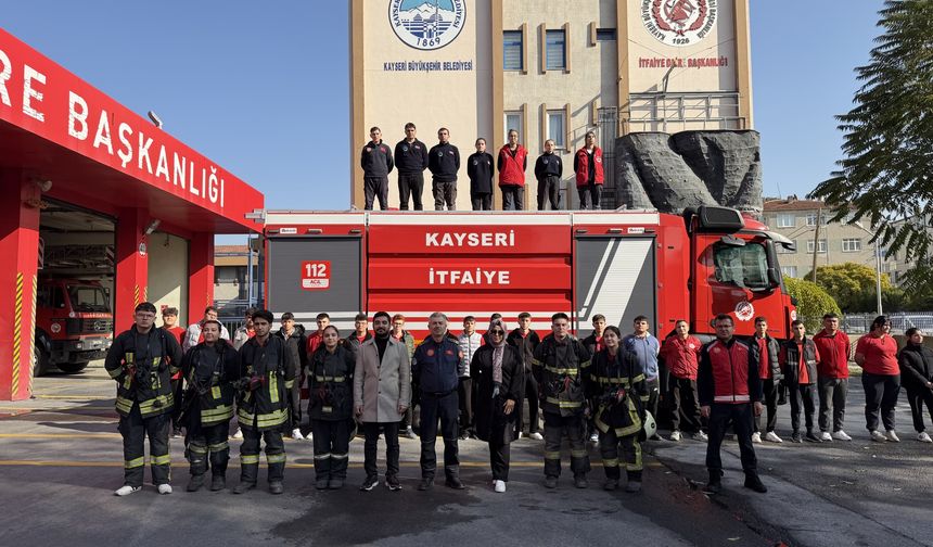 Büyükşehir İtfaiyesi’nden Lise Öğrencilerine Eğitim Desteği