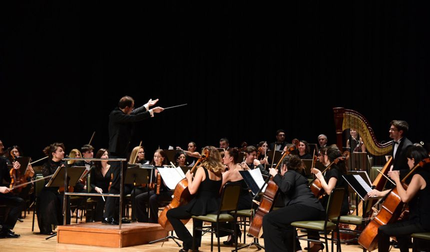 Anadolu Üniversitesi’nde 10 Kasım Atatürk’ü Anma Konseri gerçekleştirildi