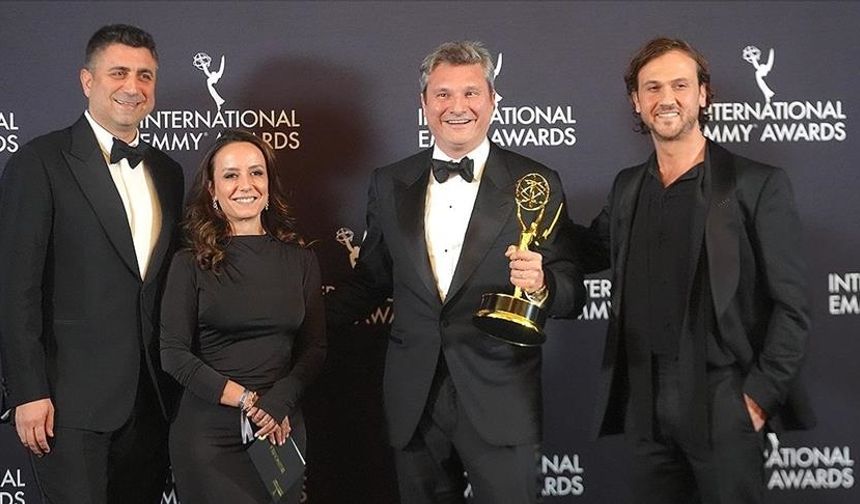 Türk dizisi Deha, Emmy Ödülleri'nde Telenovela ödülünü kazandı