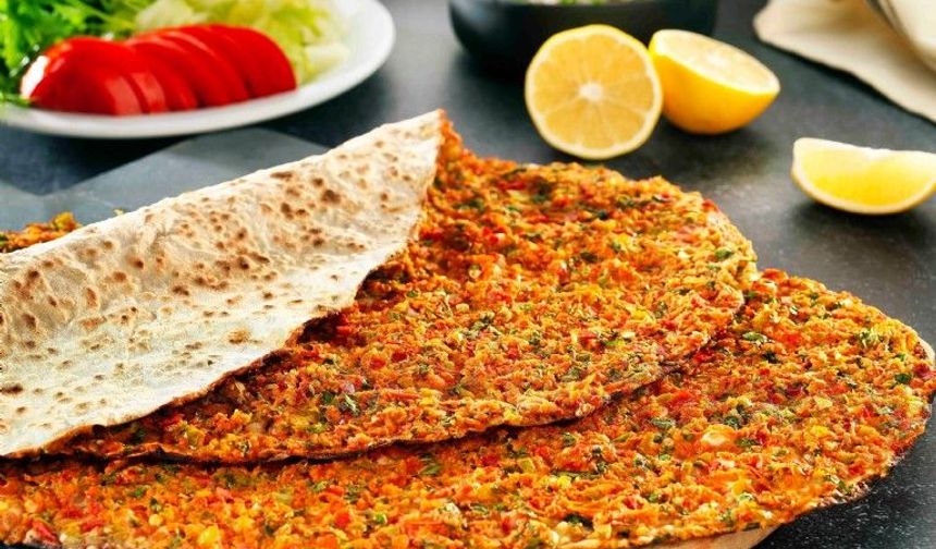 Evde Taş Fırın Lezzetinde Lahmacun Tarifi ve Püf Noktaları