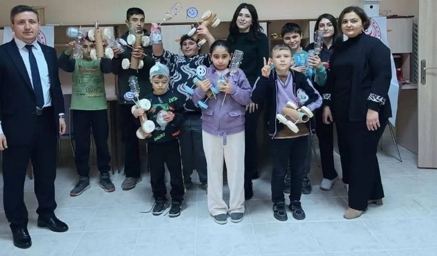 Geri dönüşümle hem eğlendiler hem öğrendiler