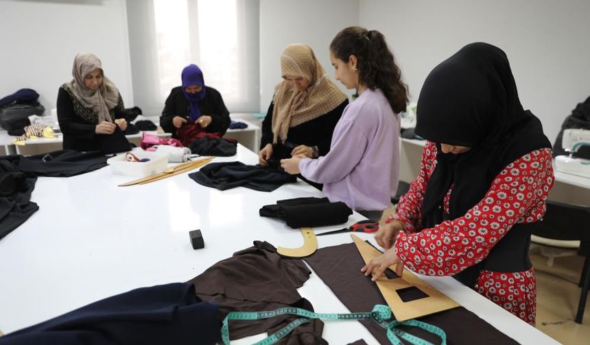 Kadınlara özel eğitim ve hobi desteği