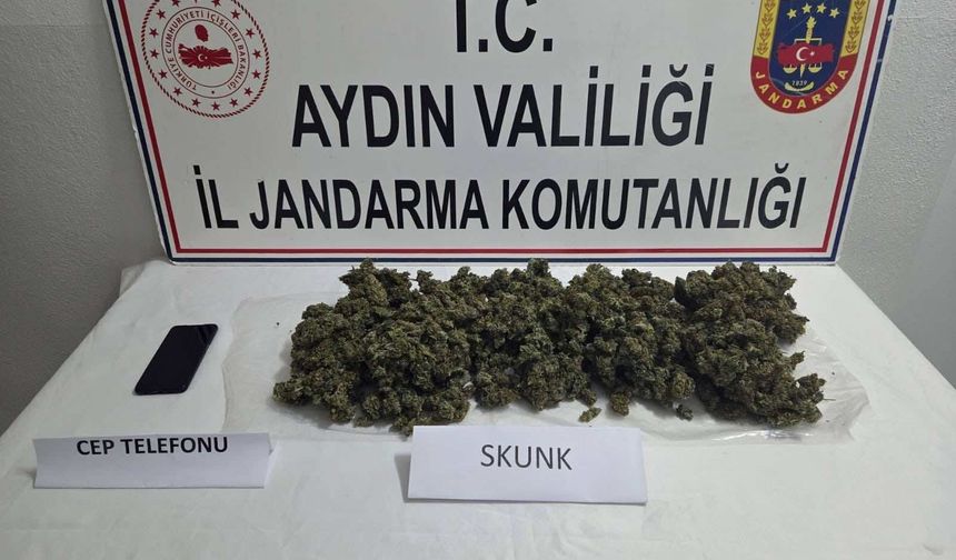 Yabancı uyruklu şahsın evinde 1 kilo yasaklı madde bulundu