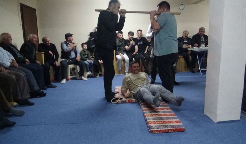 Dede mirası oyunla zaman geçiriyorlar