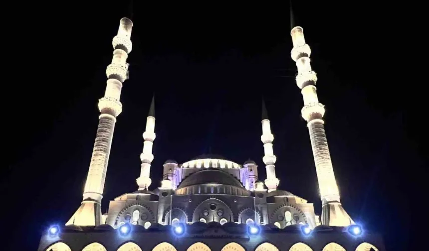 Dualar bu gece geri çevrilmiyor! Regaip Kandili’nin önemi nedir?