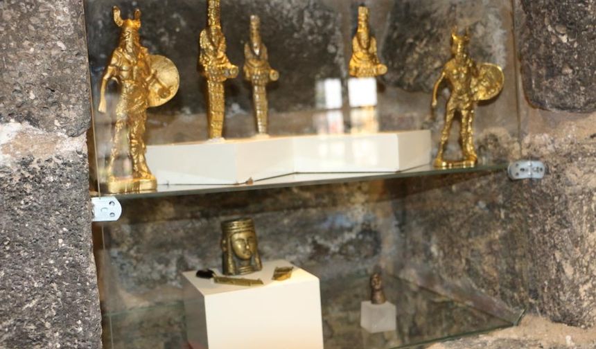 Türkiye'nin en kapsamlı 'sahte eser sergisi' açıldı