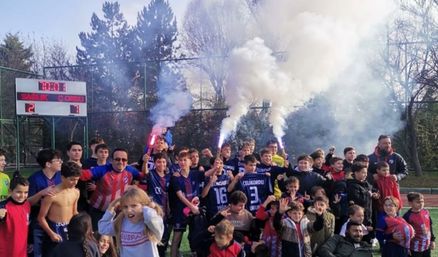 Altyapı Derneği U14 Ligi’nde Kupayı Kaldırdı!