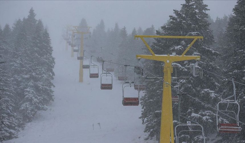Uludağ'da kar kalınlığı 10 santimetreye yaklaştı