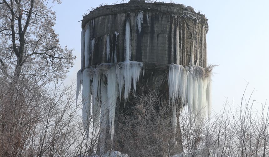 Dere ve Nehirler Buz Tuttu! Bölgede Ulaşım Durma Noktasında: İşte Kritik Hava Durumu Raporu!