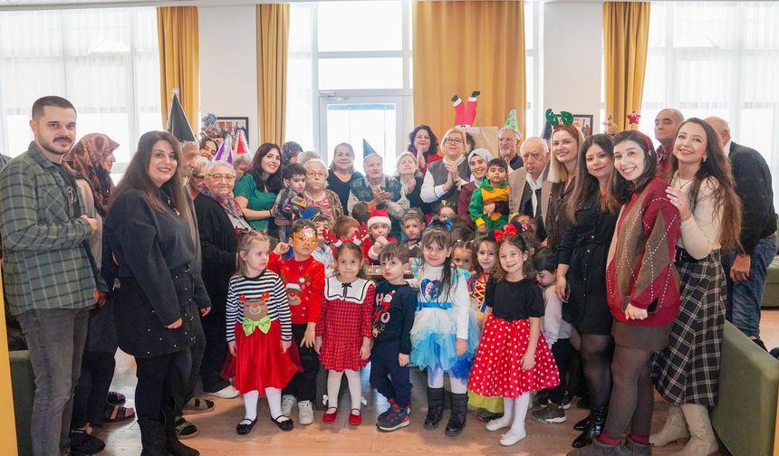 Deneyimli vatandaşlar yeni yılı miniklerle kutladı