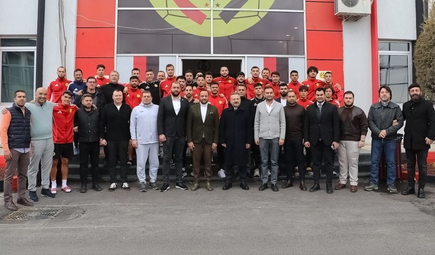 Hüseyin Aksoy Eskişehirspor’u ziyaret etti, başarı dileklerini iletti