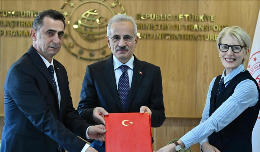 Hidrojen yakıtlı tren için imzalar atıldı