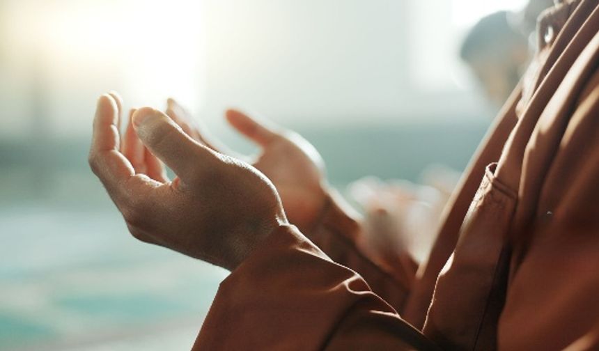 Rızık Arttırıcı Bereketlendirici Dualar: Maddi Manevi Bolluk İçin Okunması Tavsiye Edilen Etkili Dualar