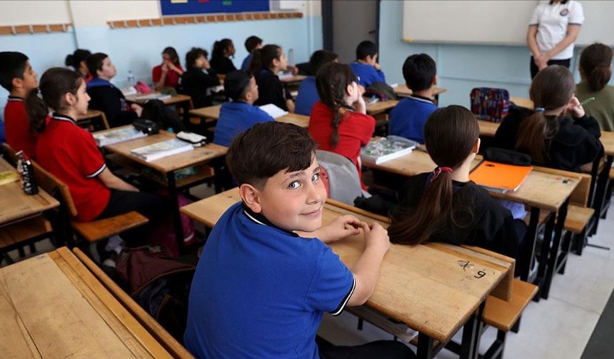 Ara Tatil Uzatıldımı? Okullarda İkinci Dönem Ne Zaman Başlıyor?