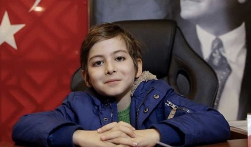 Filozof Atakan'ın Değişimi Şaşırttı: O Küçük Çocuktan Eser Kalmadı