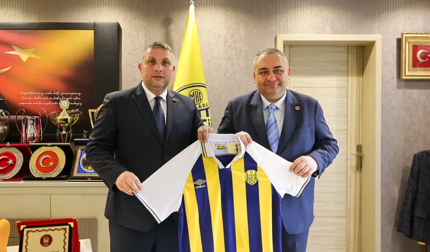 Özgür Özel’den "Daire" Bombası: "Mesut Özarslan Tribün Liderine Rüşvet Teklif Etti!"