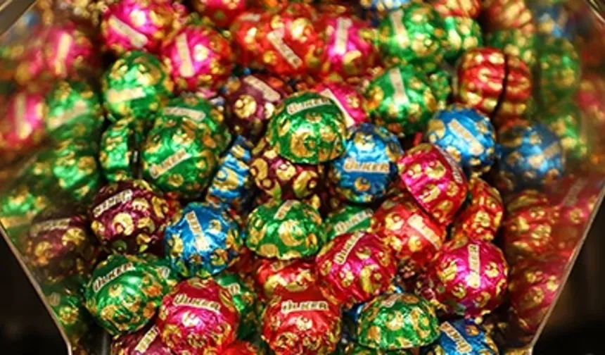 MENDİLE DÜĞÜMLENEN AŞKLAR VE RENK ŞİFRELERİ