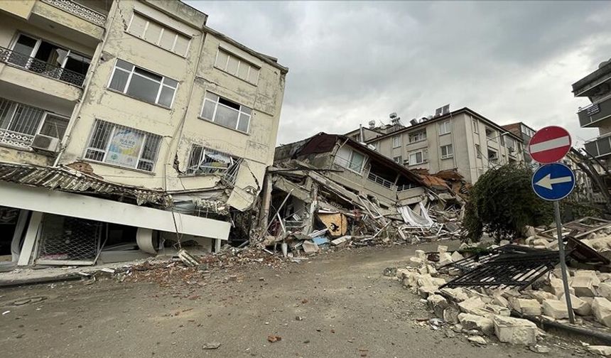 6,3 Büyüklüğünde Deprem