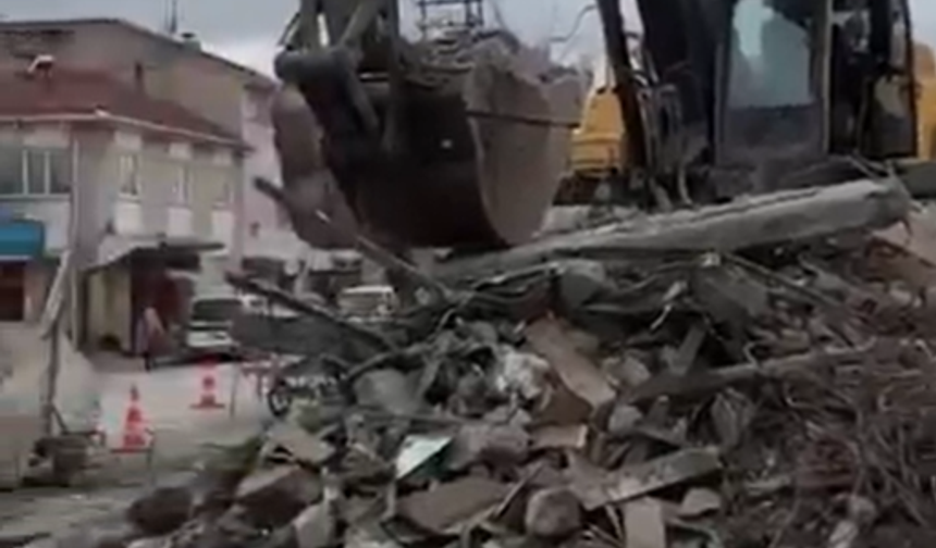 Yeşiltepe’de "Yıkım" Krizi: Serhat Tunç'tan Büyükşehir’e Sert Tepki!