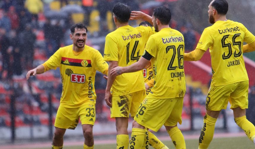 Es-Es ilk yarıyı avantajlı geçti