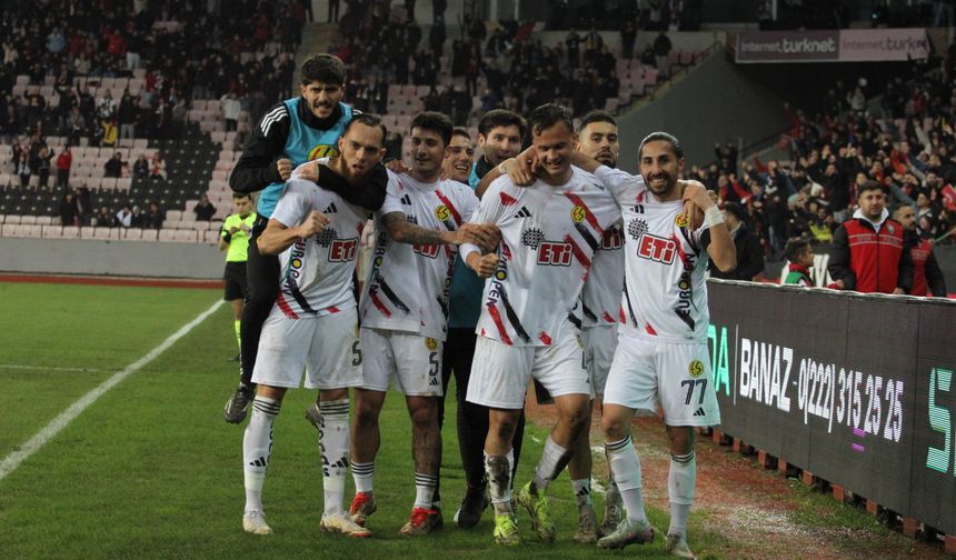 Uşak deplasmanında hata yok