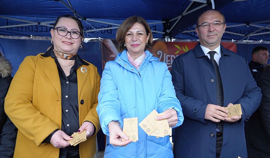 İlk Yerel Tohumlar Seyitgazi’de Başkan Ünlüce’den dağıtıldı
