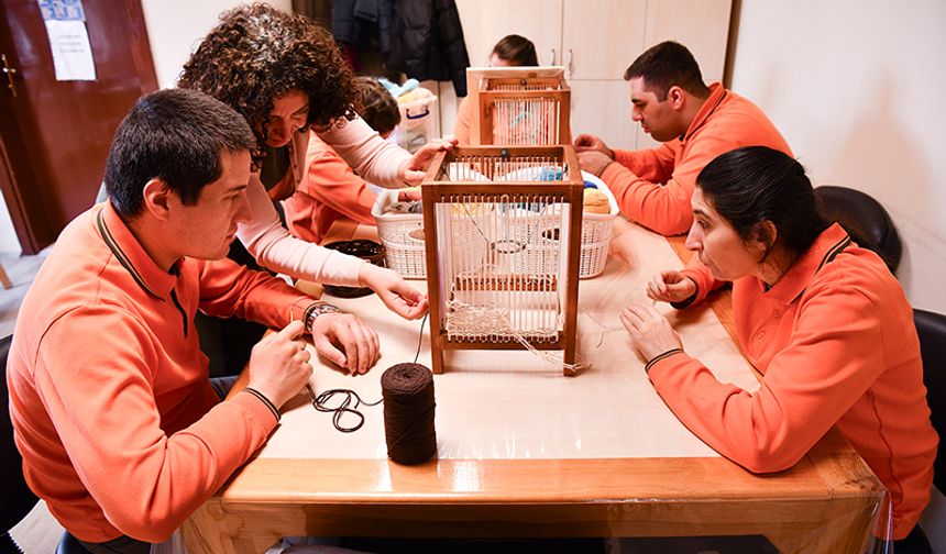 Tepebaşı’nda hayat engellere takılmıyor