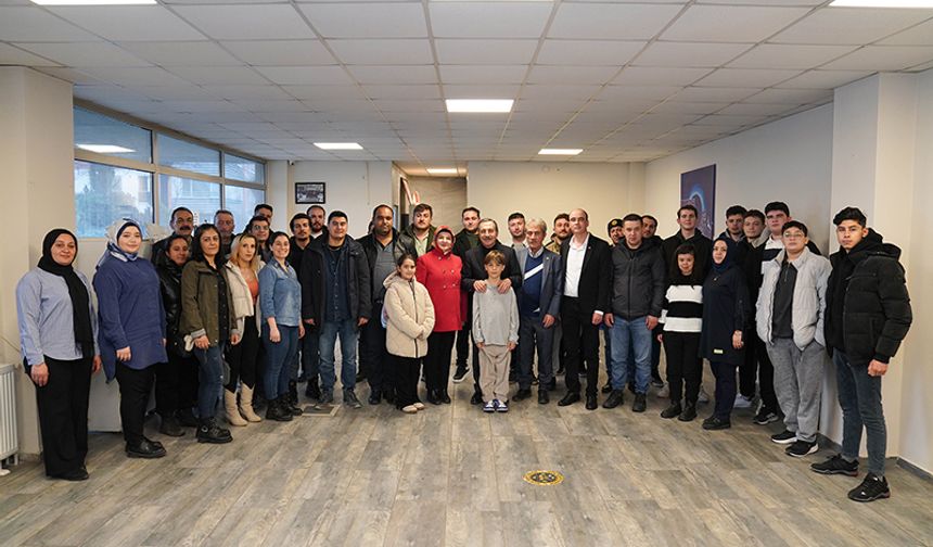 “Sorgulamaktan ve umut etmekten vazgeçmeyin”