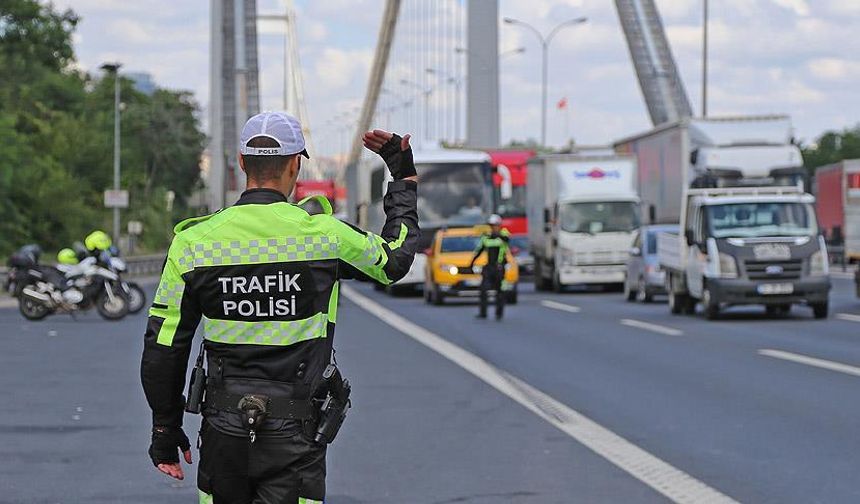 TRAFİKTE YENİ DÖNEM: 10 Soruda Yeni Trafik Cezaları Rehberi!