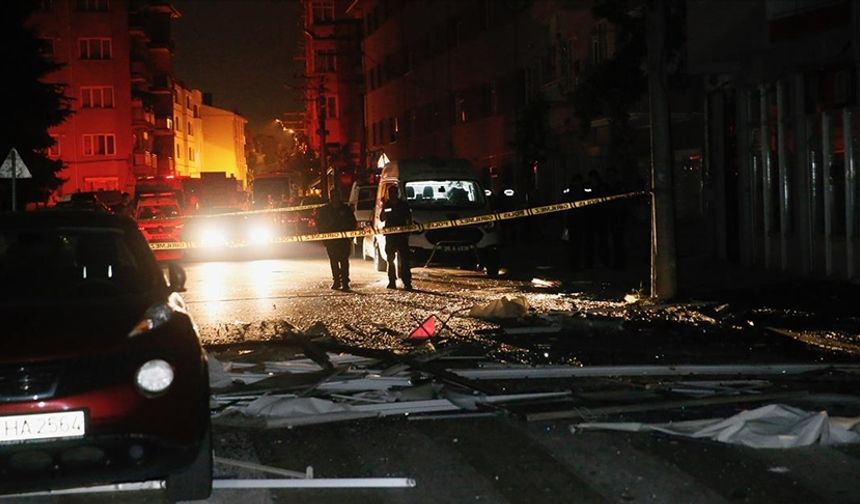 Eskişehir'de Kahreden Olay: Önce Aracın Üstüne Sonra Yere Çakıldı!