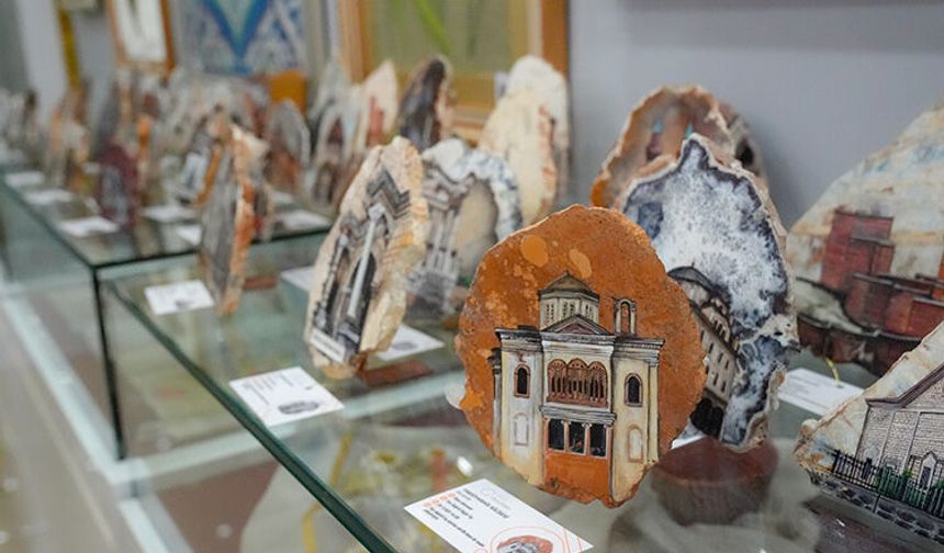 81 İlin Tarihi Yapıları Taş Tuvallere Resmedildi