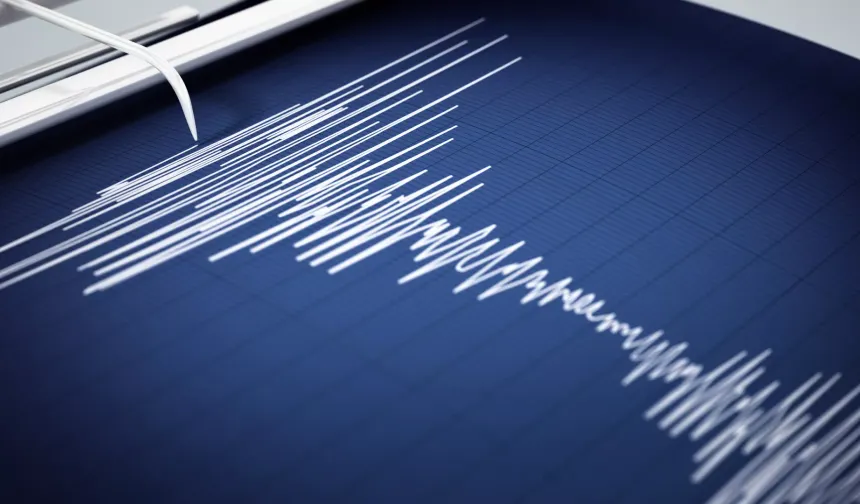 Manisa'da deprem korkuttu