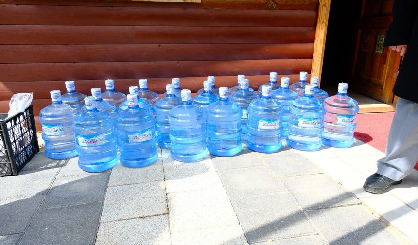 ESKİŞEHİR'İN KALABAK SUYU İHTİYAÇ SAHİPLERİ İÇİN ÜCRETSİZ DAĞITILDI