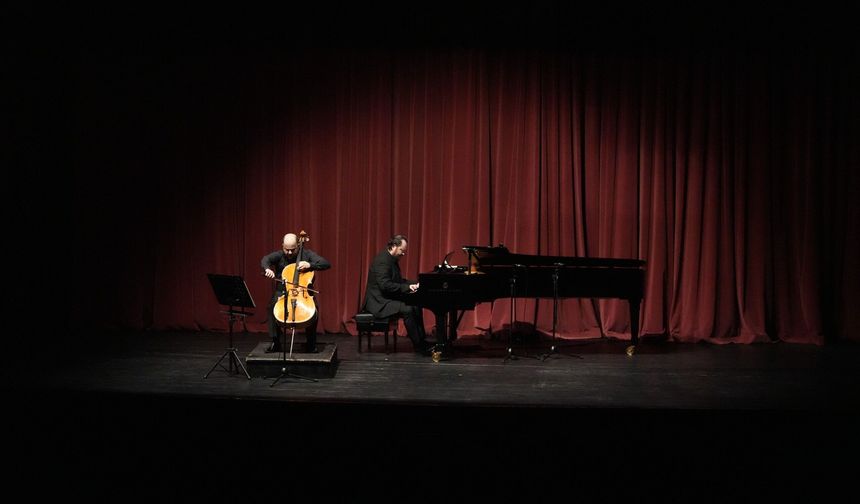 Aybulus ve Şenler’den Sanatseverlere Unutulmaz Konser