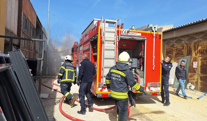 BAKSAN'da yangın korkuya neden oldu
