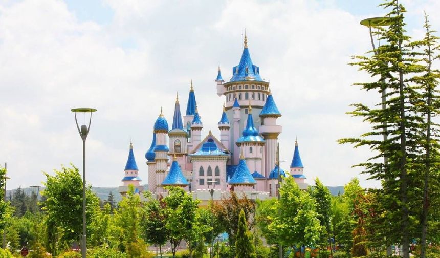 Eskişehir’in Gururu: Masal Şatosuna Dev Ziyaretçi!